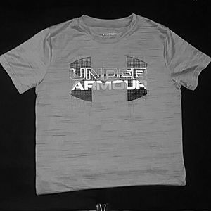 UNDER ARMOUR youth medium shirt loose fit